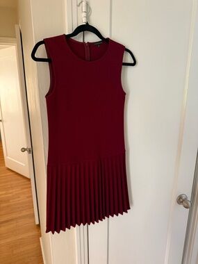 Theory wine red Pleated Sleeveless mini Dress size 2